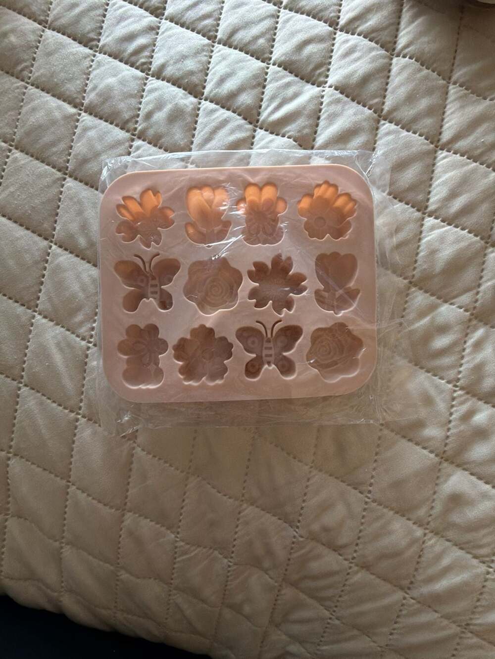 12-Cavity Silicone Baking Mold with Flower and Butterfly Shapes
